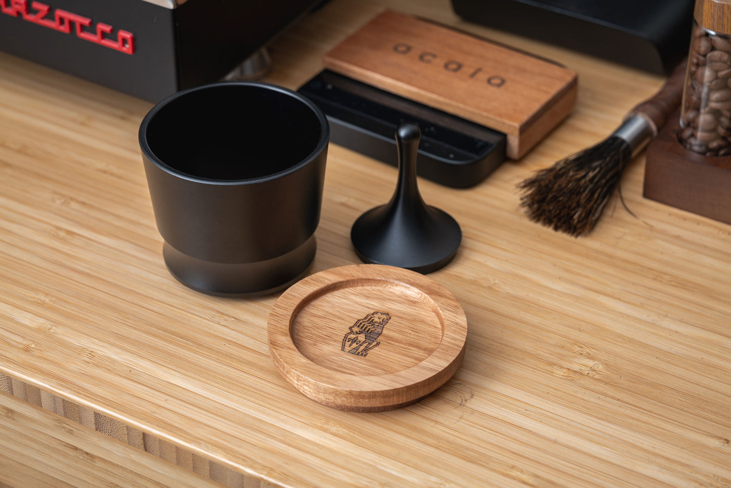 Dosing cup Blind Tumbler, Shaker style with wood lid