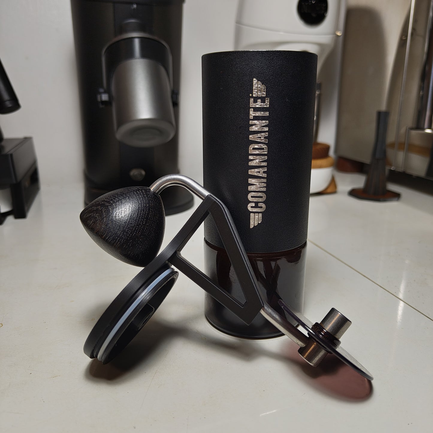 Capello - Cap / Lid with Crank Holder for the Comandante C40 Coffee Hand Grinder